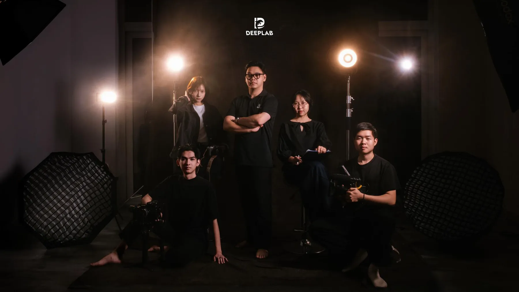 Đội ngũ Deeplab Media tại studio